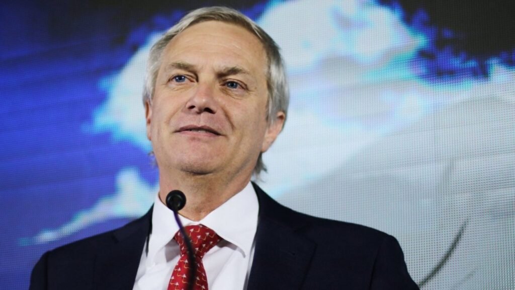 Kast critica ausencia de Jara en foro de Icare y la acusa de “mentir sobre pensiones”