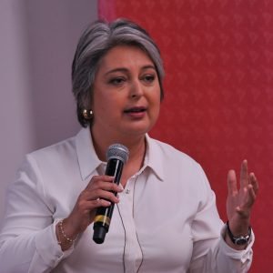 Oficialismo intenta ordenar filas tras críticas de Carmona: Jara encara semana marcada por tensiones