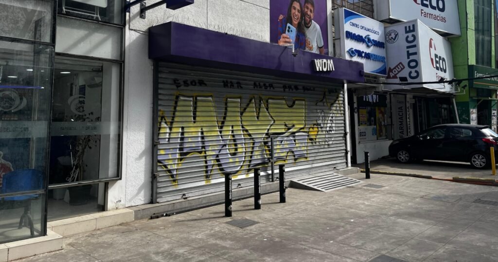 Violento asalto en Viña del Mar: sustraen caja fuerte y celulares desde tienda WOM