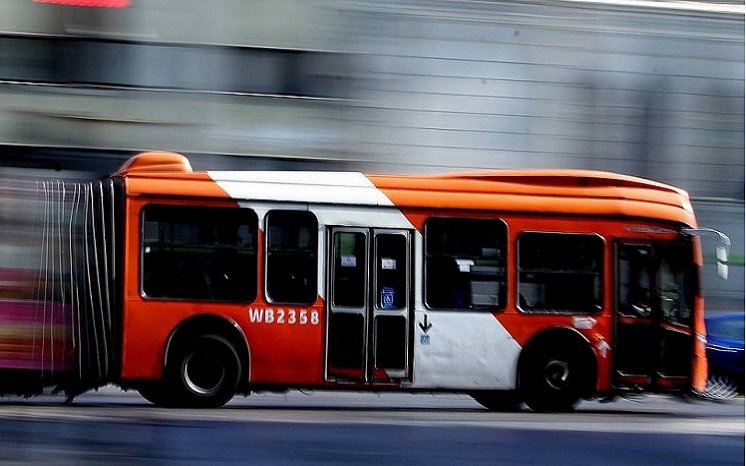 Sujeto muere tras saltar de bus en La Cisterna luego de intento de robo