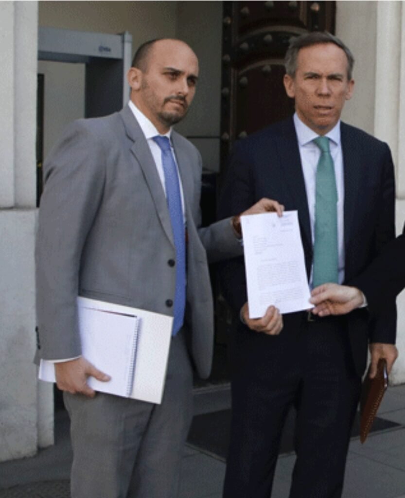Diputados Longton y Alessandri provocan controversia al favorecer dieta vitalicia sin límite etario que beneficiaría a Boric