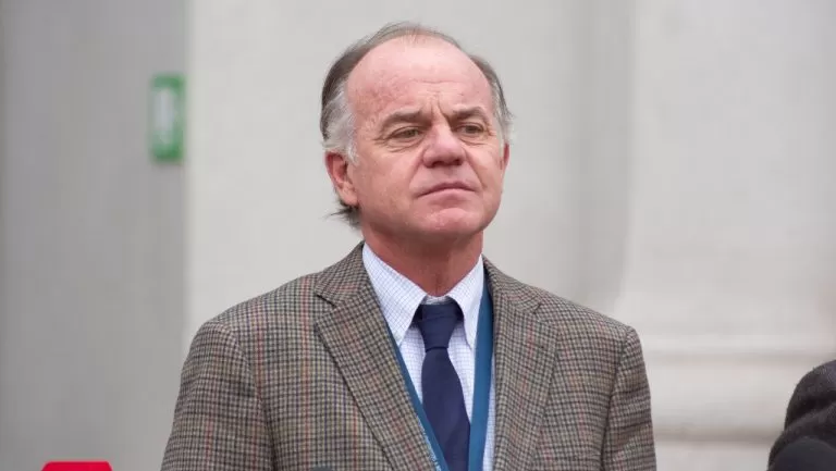 Walker sacude al agro: pide regularizar a inmigrantes ante déficit crítico de mano de obra