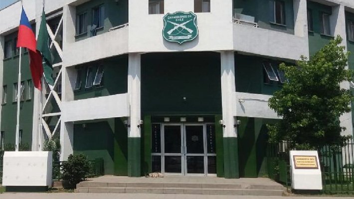 Disturbios en Huechuraba: más de 200 personas atacan comisaría y detienen a joven de 18 años